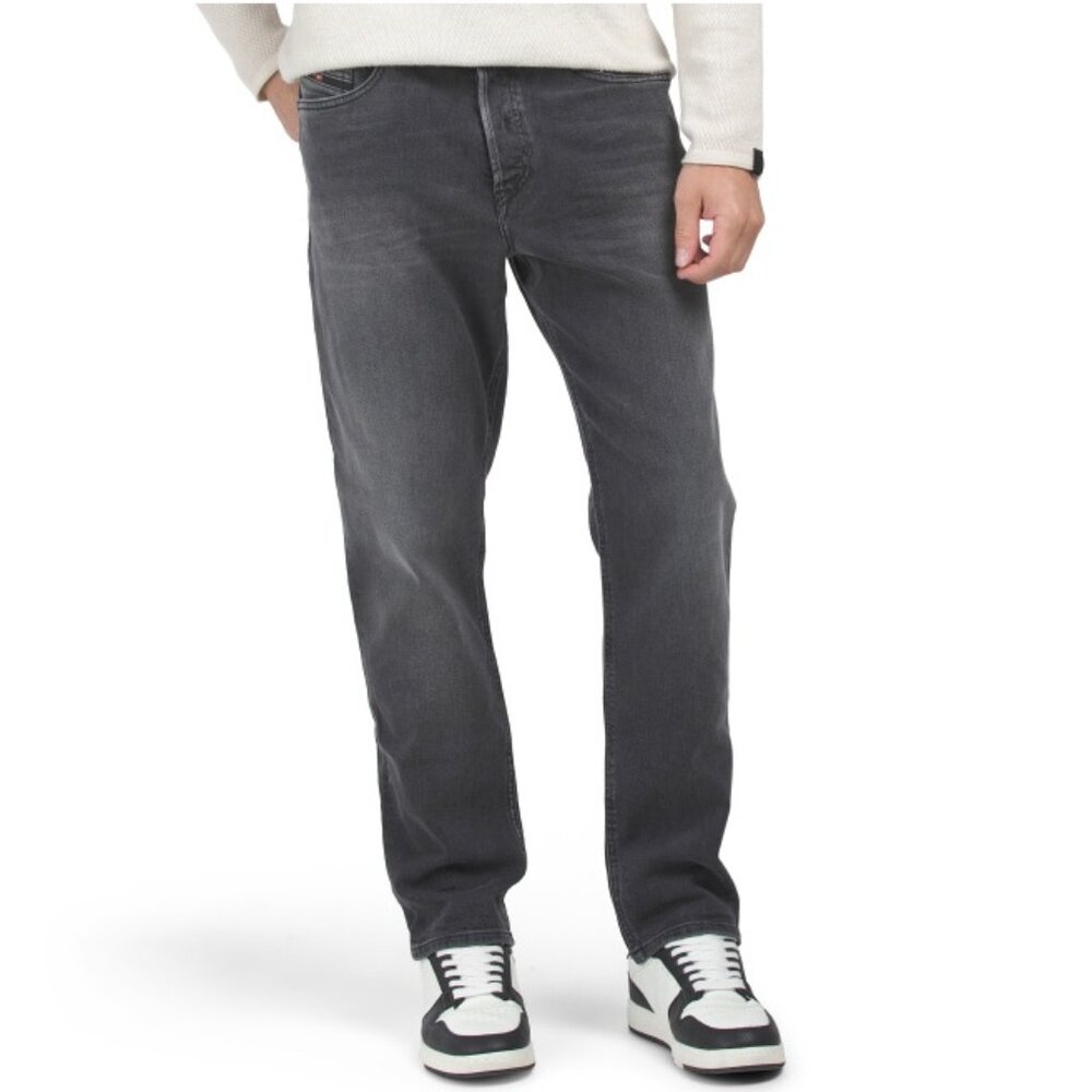 DIESEL  Fining Tapered Jeans.  Size 33